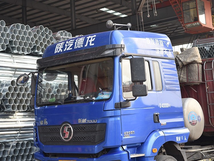 元宵節，大家都在熱熱鬧鬧過元宵，我們在忙碌送貨—百噸鍍鋅鋼管